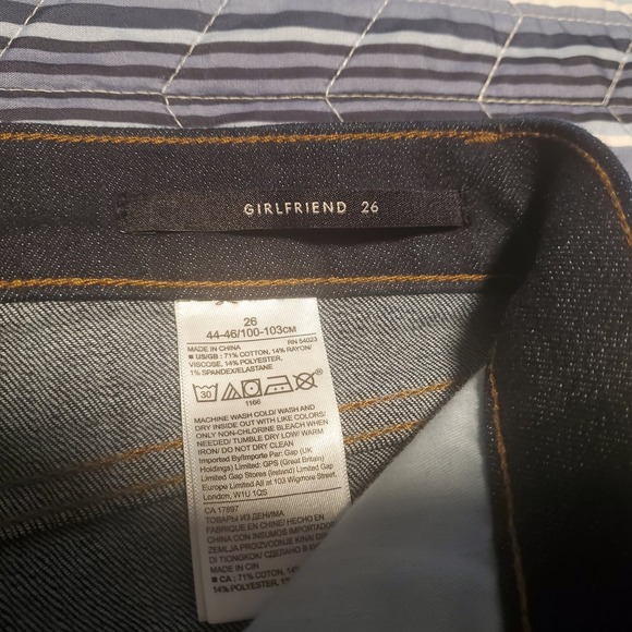 Banana Republic Premium Denim (28x30) Girlfriend Straight Dark Jeans (sized 26) - Picture 5 of 9